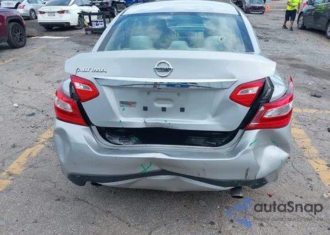 2017 Nissan Altima 2.5 S z USA, uszkodzony, nr VIN 1N4AL3AP0HN336678
